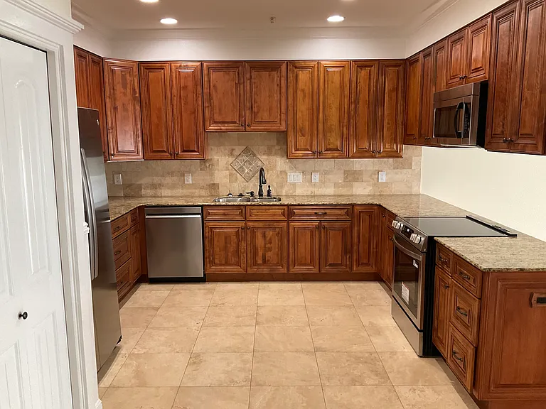 13690 River Rd #303 — Photo 8