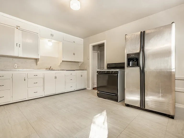 1216 E Campbell St — Photo 8