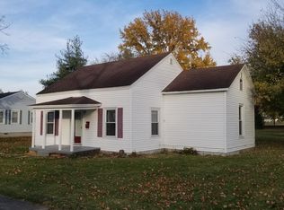 26 N 6th St, Carrollton, IL 62016