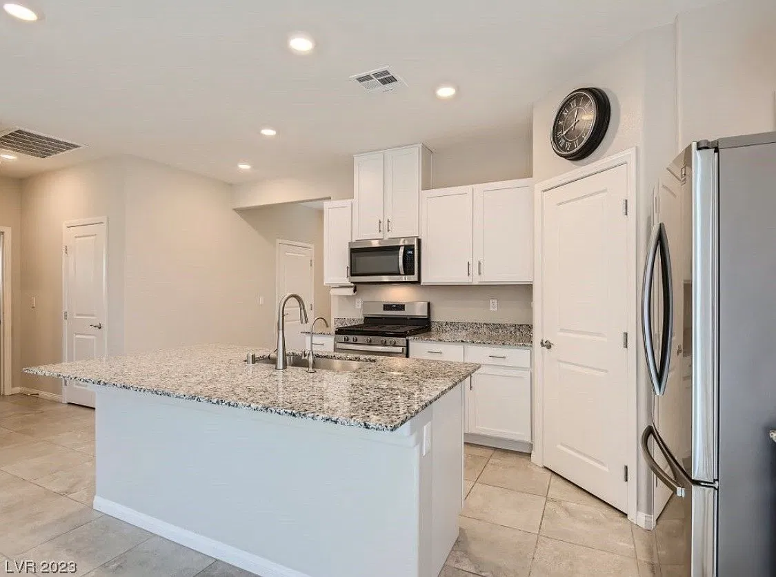 7917 Mazarine St — Photo 3