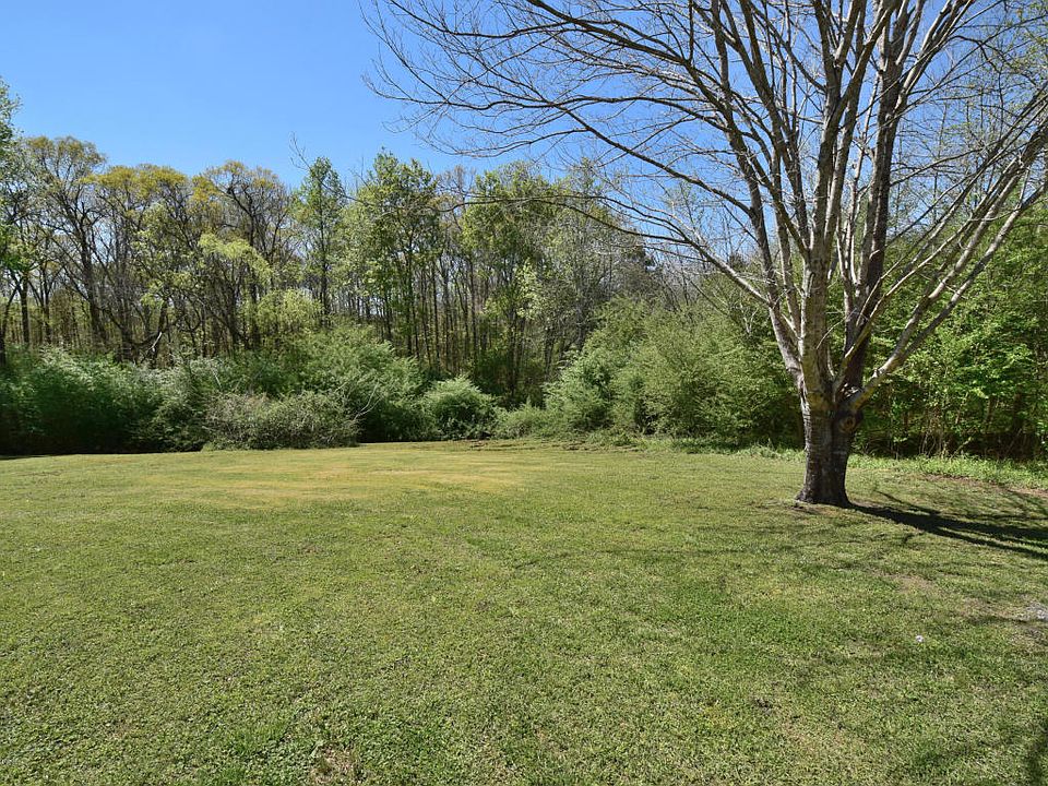 2nd image of 306 Evans Ln