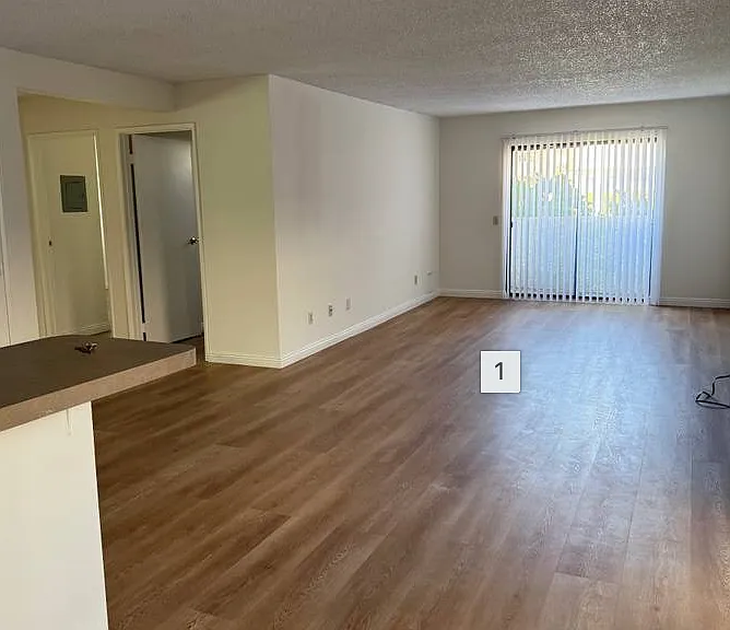 4816 Rosewood Ave — Photo 1