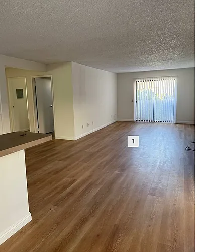 4816 Rosewood Ave Photo 1