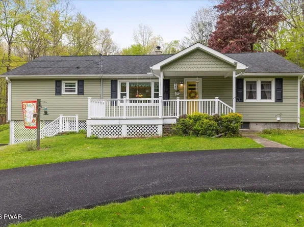 212 Lakeshore Dr, Lakeville, PA 18438