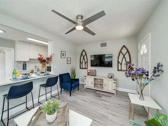 3rd image of 4649 SW 24th Avenue