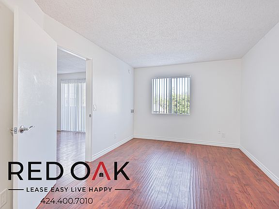 3rd image of 6660 1/4 Vineland Ave #11