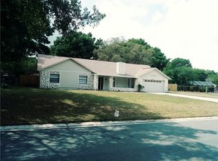 4105 Robin Way, Valrico, FL 33594