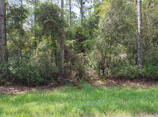 102 Delaine Cir, Eastpoint, FL 32328