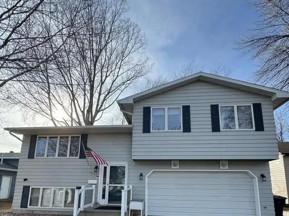 2632 S 19th St, Grand Forks, ND 58201