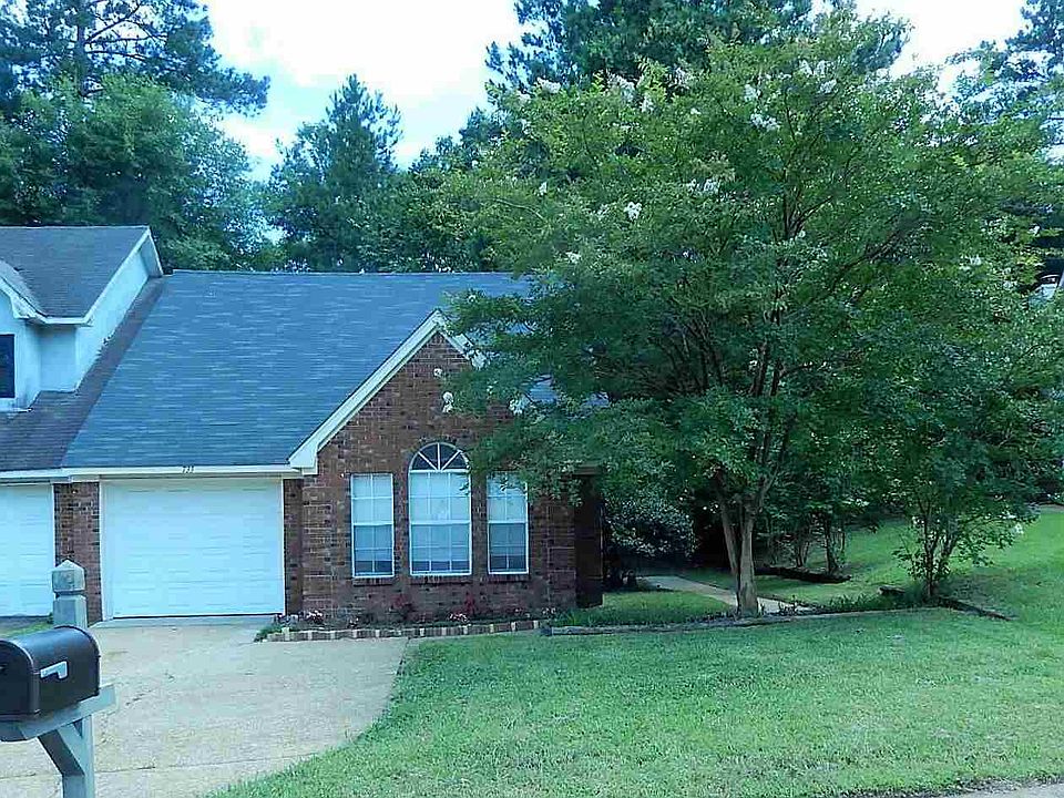 1st image of 733 Winding Hills Dr