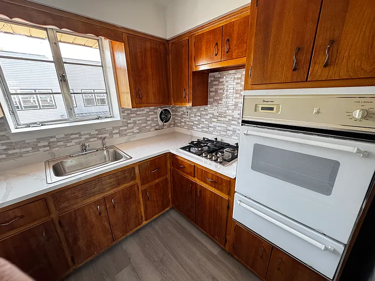 392 S Washington Ave #1A — Photo 4