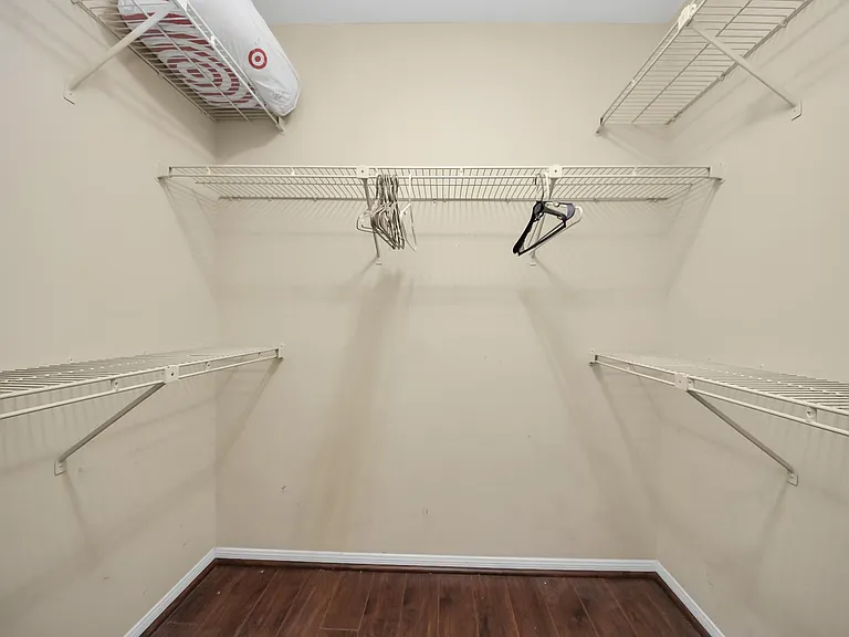 1022 Memorial Village Dr — Photo 29