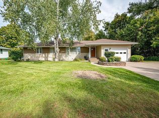 610 W Crest Ln, Ellsworth, WI 54011