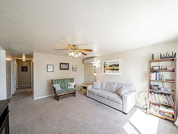 4th image of 4575 Sawtooth St