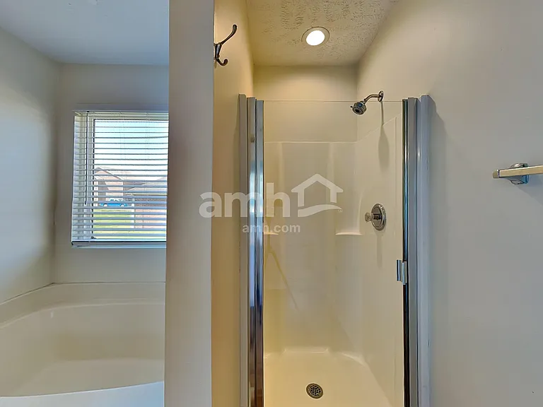 2840 Meadow Gln — Photo 13
