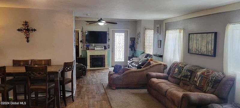 4th image of 139 Main Street