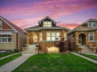 5924 W Cornelia Ave, Chicago, IL 60634
