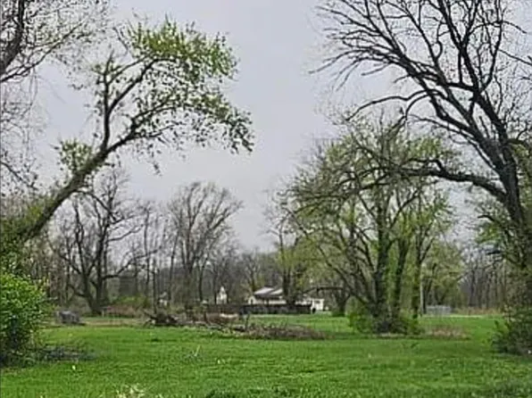 319 N 83rd St, East Saint Louis, IL 62203