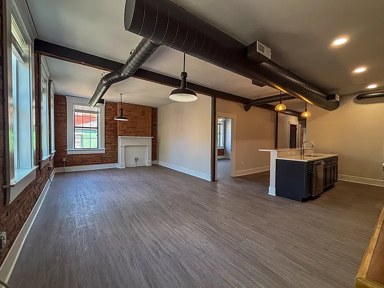 1318 Main St #1 — Photo 21