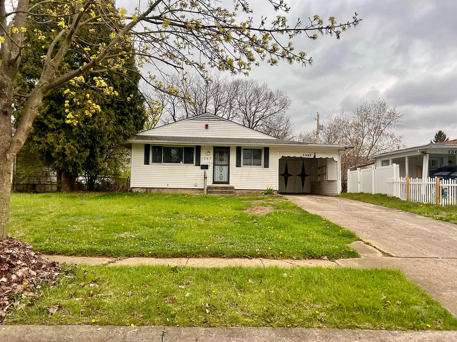 1367 Miller Ave photo 1