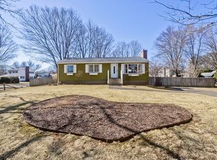 16 Oliver St, Easthampton, MA 01027