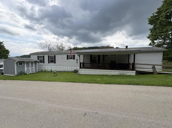 674 Grant St, Franklin, PA 16323