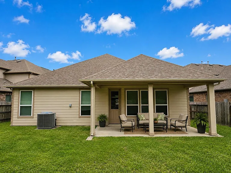 3318 Regal Park Ln — Photo 12