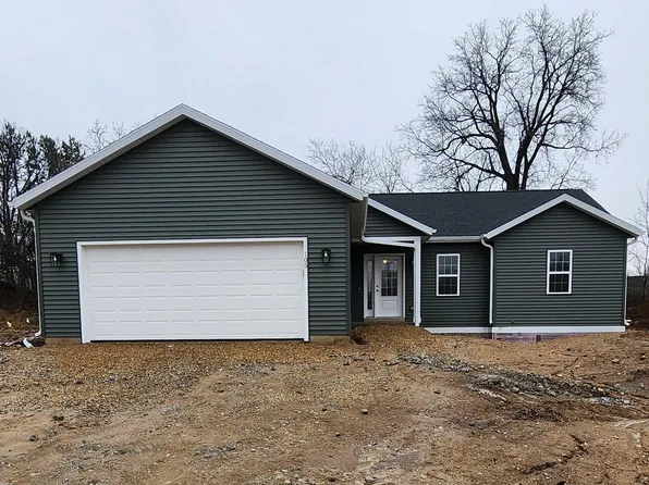 105 Rolling Meadow Dr, Darien, WI 53114