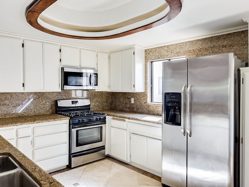 1st image of 13959 Victory Blvd APT 11