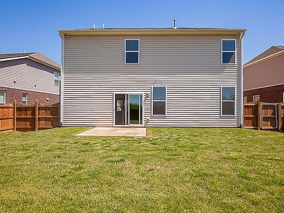 5th image of 638 Foster Ln