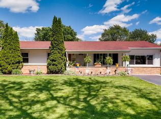 1275 Ridge Ave, Elk Grove Village, IL 60007