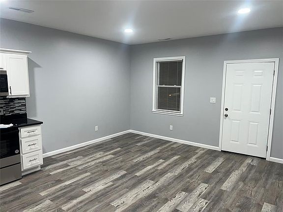 3rd image of 6105 Louisiana Ave