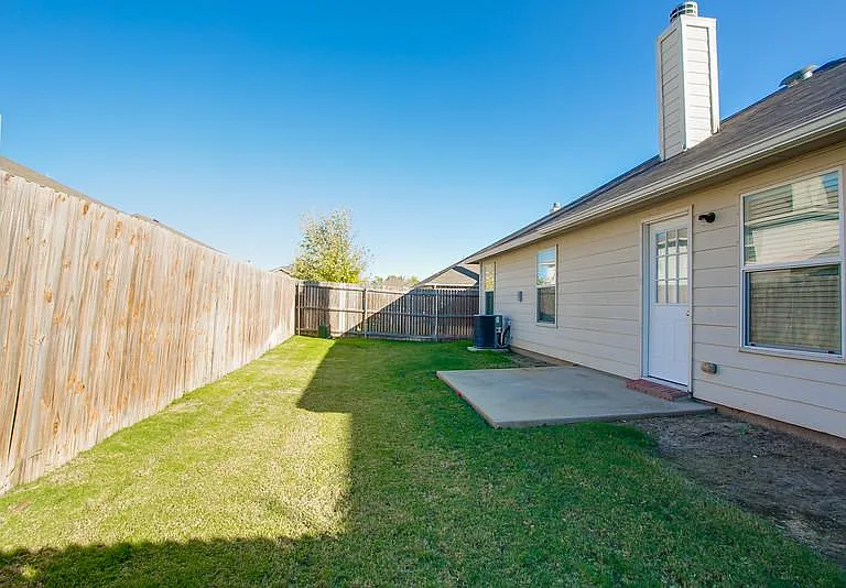4541 Martingale View Ln — Photo 25