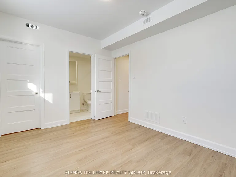 958 Fisher Ave #C — Photo 26