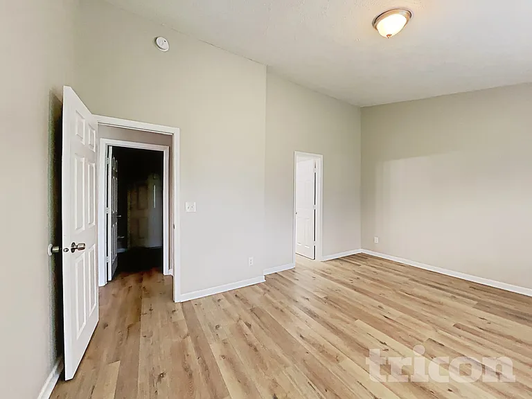 1270 Sherwood Dr — Photo 6