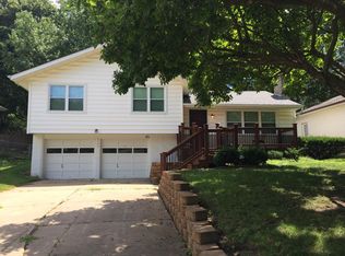 8709 Summit St, Kansas City, MO 64114