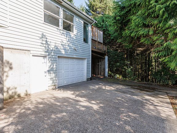 3rd image of 280 NE 69th Pl