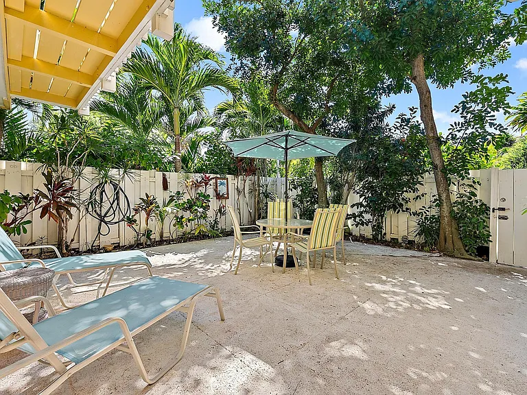 213 Seabreeze Cir — Photo 4