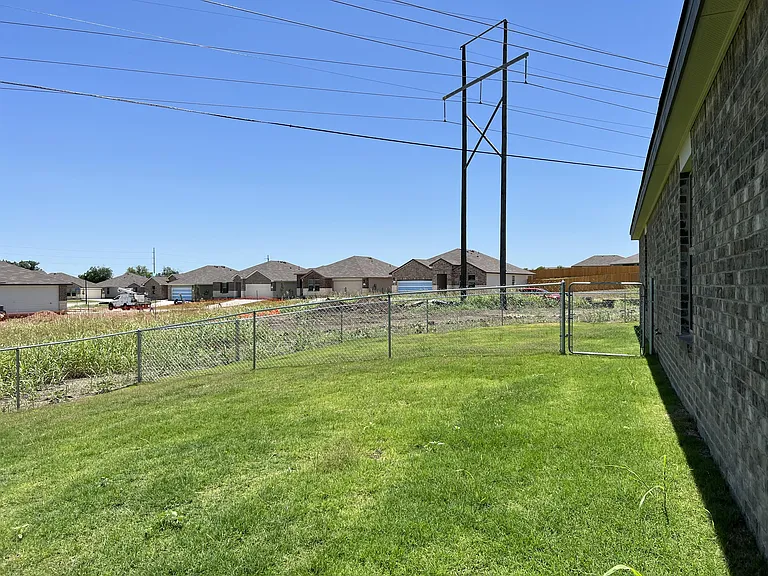 2420 Alterman Dr #A — Photo 15