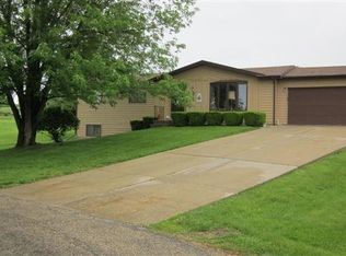 336 Forestcliff Cir, Davis, IL 61019