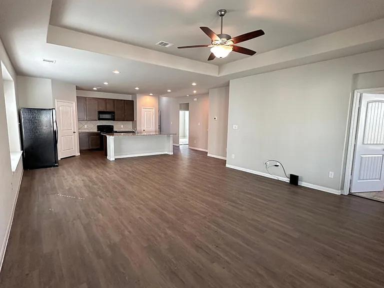 4715 Los Pines Way — Photo 8