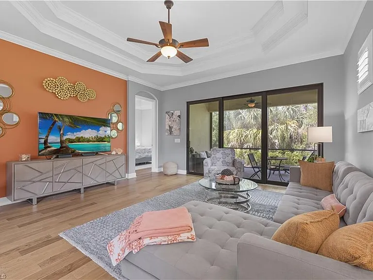 9475 Isla Bella Cir — Photo 14