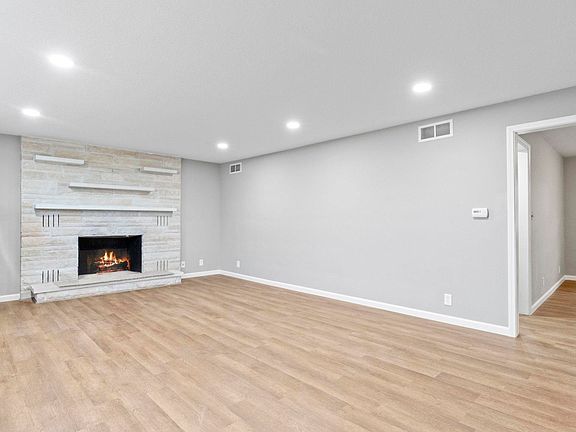 5th image of 4222 Buesching Dr
