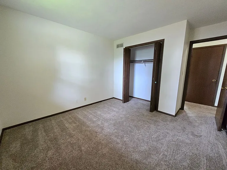 1705 Linda Ln — Photo 6