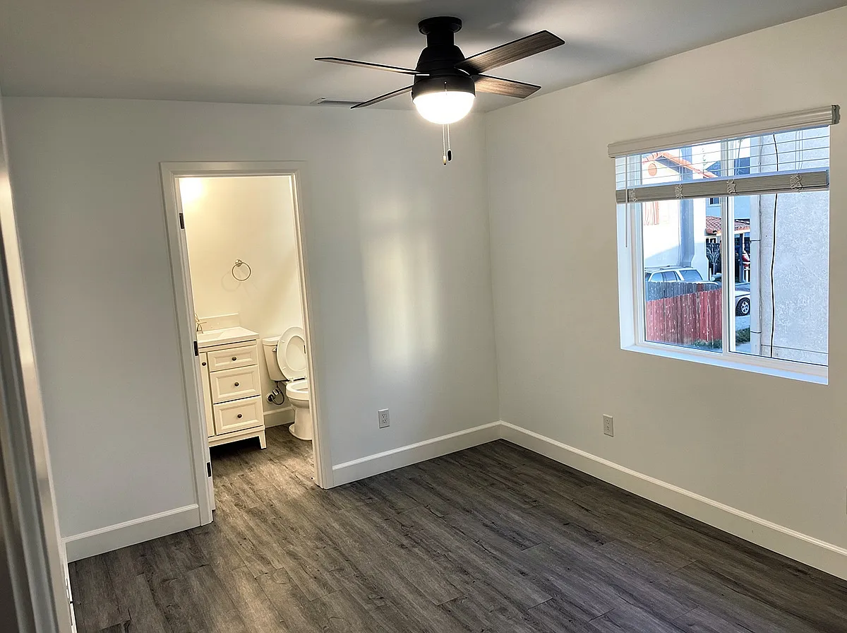 3 bed, 3.5 bath, 1200 sqft, $3,750 — Photo 3