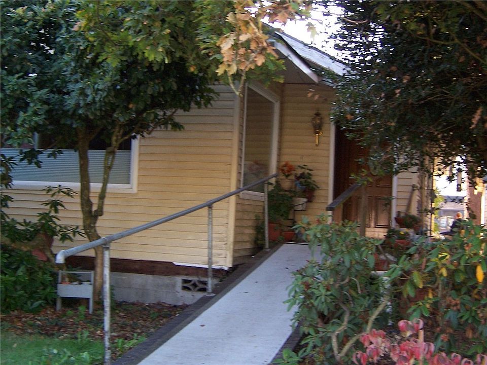 1st image of 512 2nd Ave NE