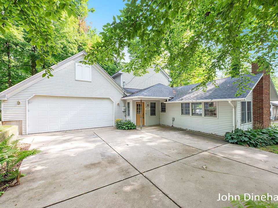 1st image of 6876 Wildwood Dr