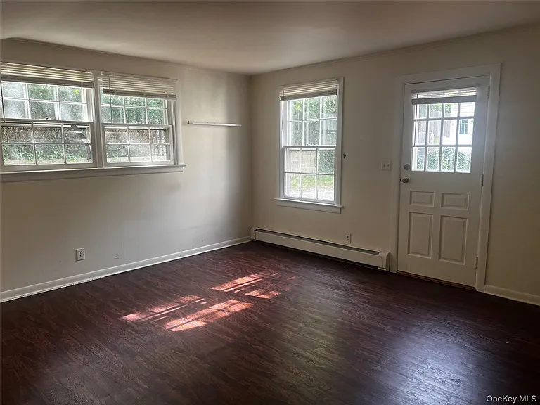 14 Oyster Bay Rd #A — Photo 2