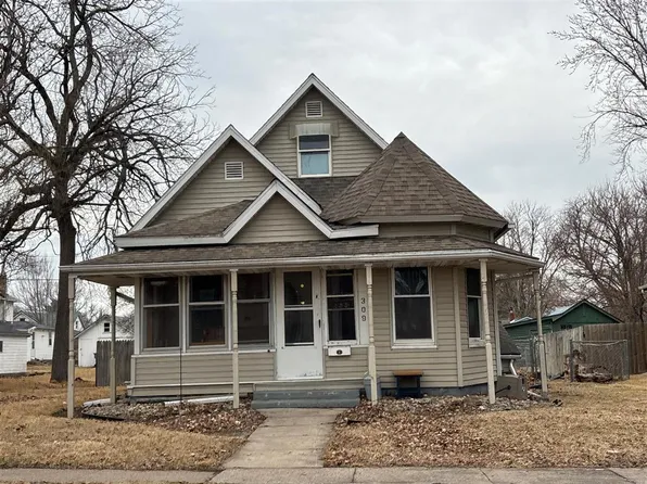 309 E 4th St, West Liberty, IA 52776