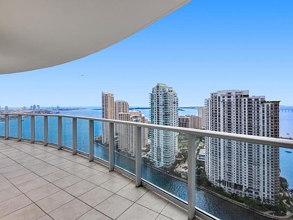 4th image of 300 S Biscayne Blvd APT 3010